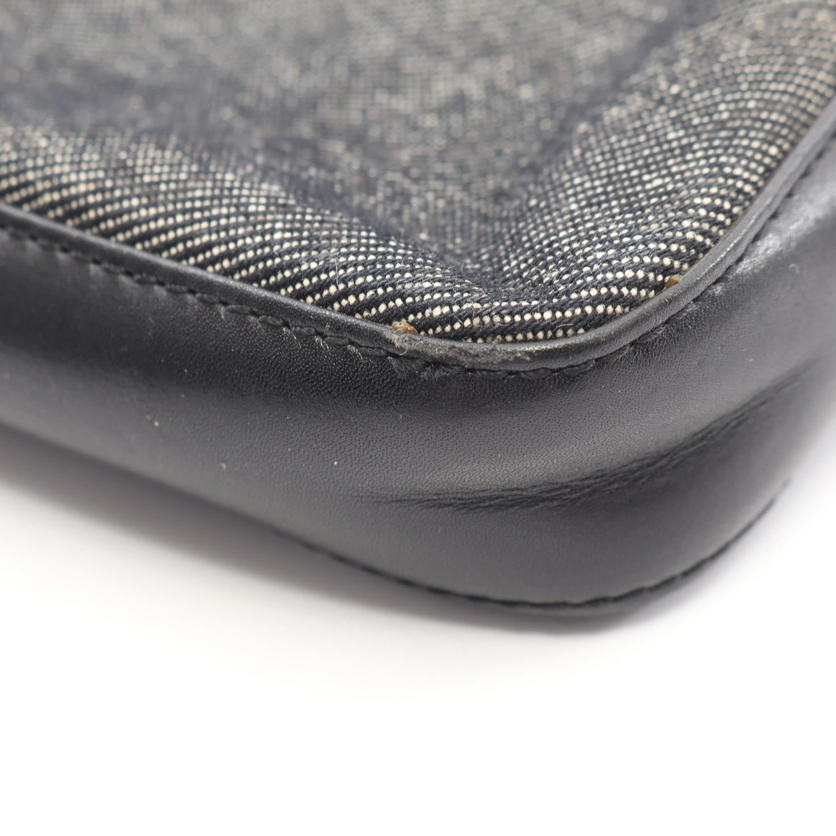 ブルガリ ロゴマニア キャンバス レザー ショルダーバッグ