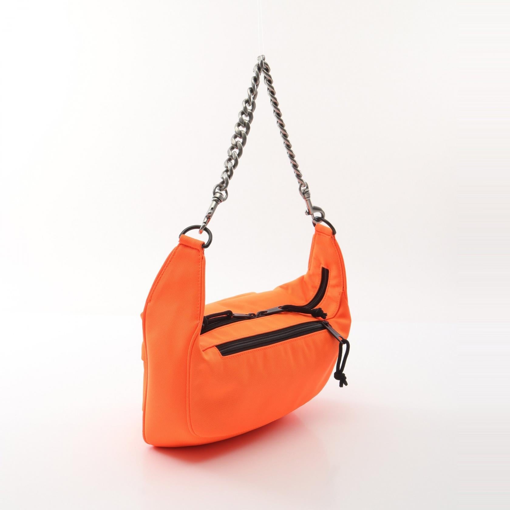 バレンシアガ レイヴァー キャンバス ショルダーバッグ