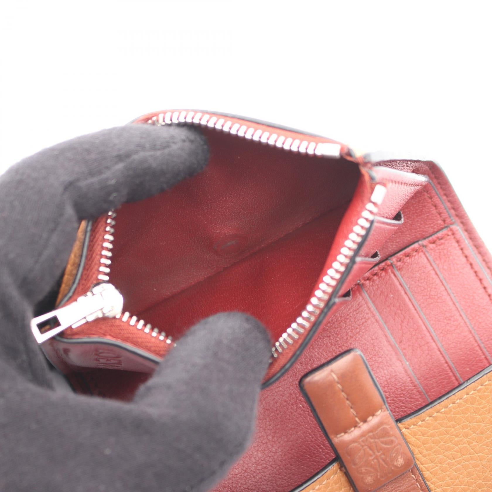 ロエベ バーティカルウォレットスモール レザー三つ折り財布