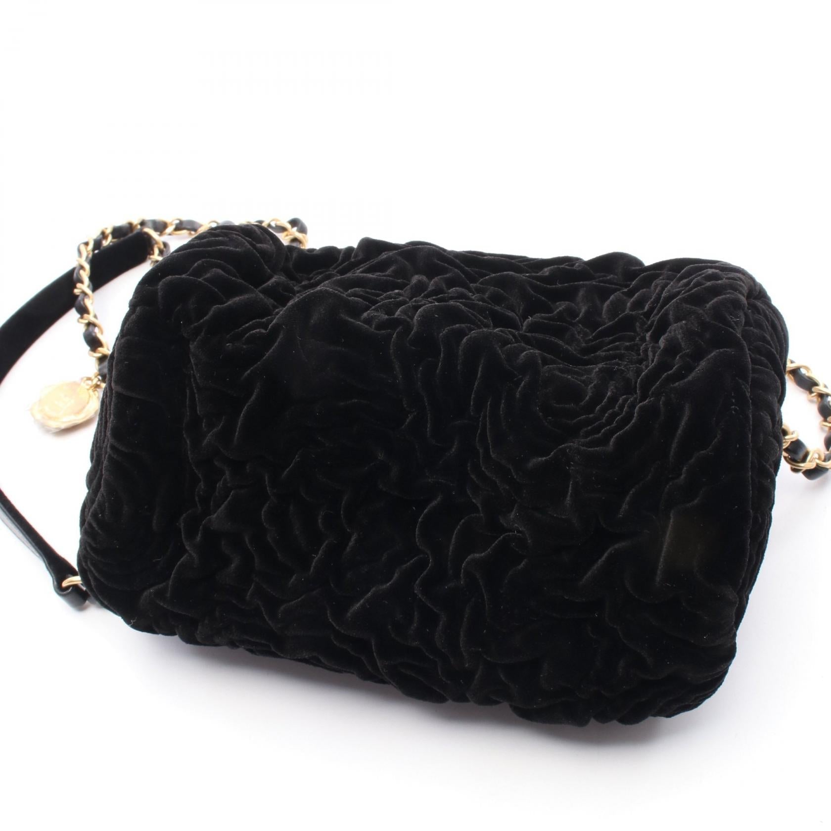 シャネル カメリア レザー ベルベット ショルダーバッグ