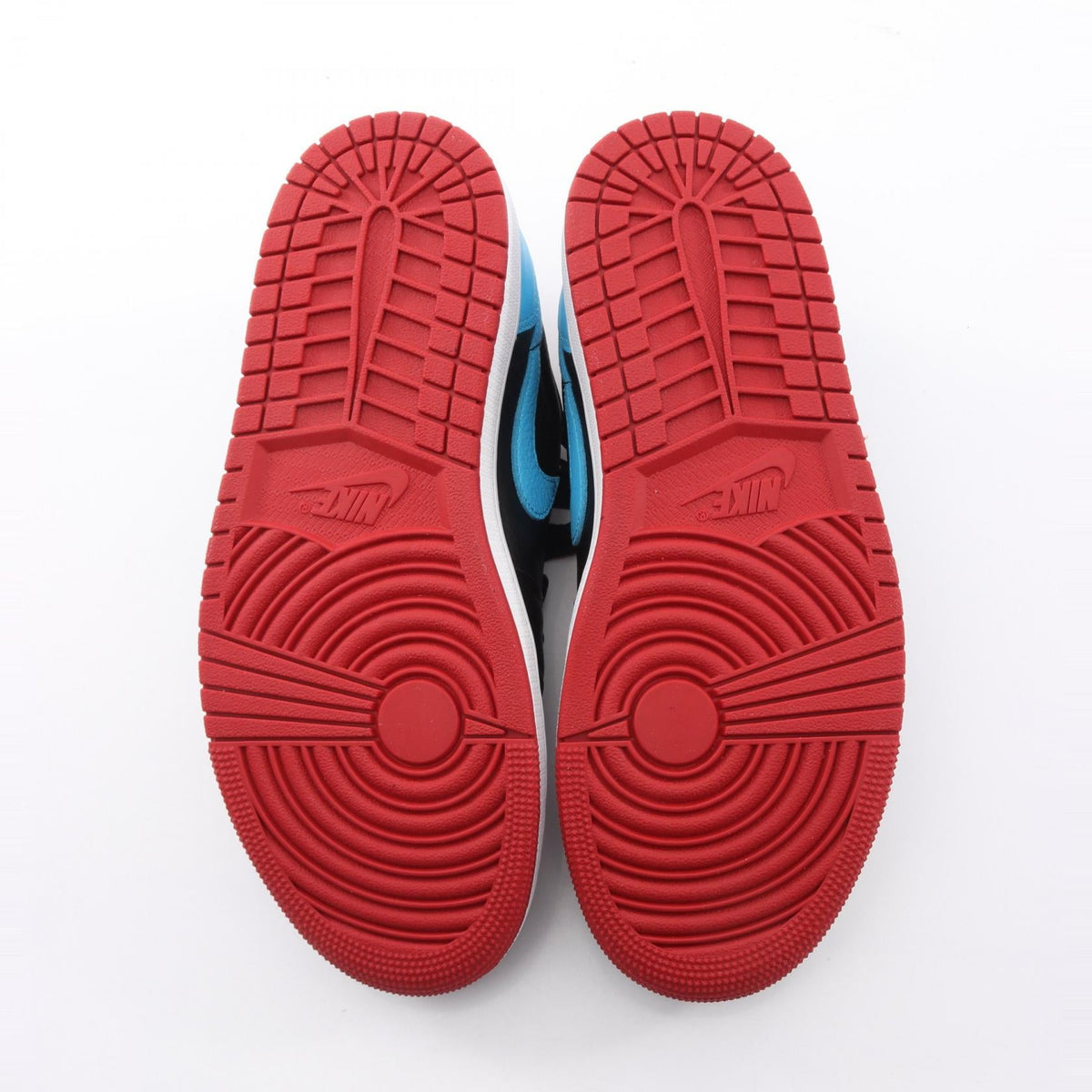 ナイキ WMNS AIR JORDAN 1 RETRO LOW レザースニーカー
