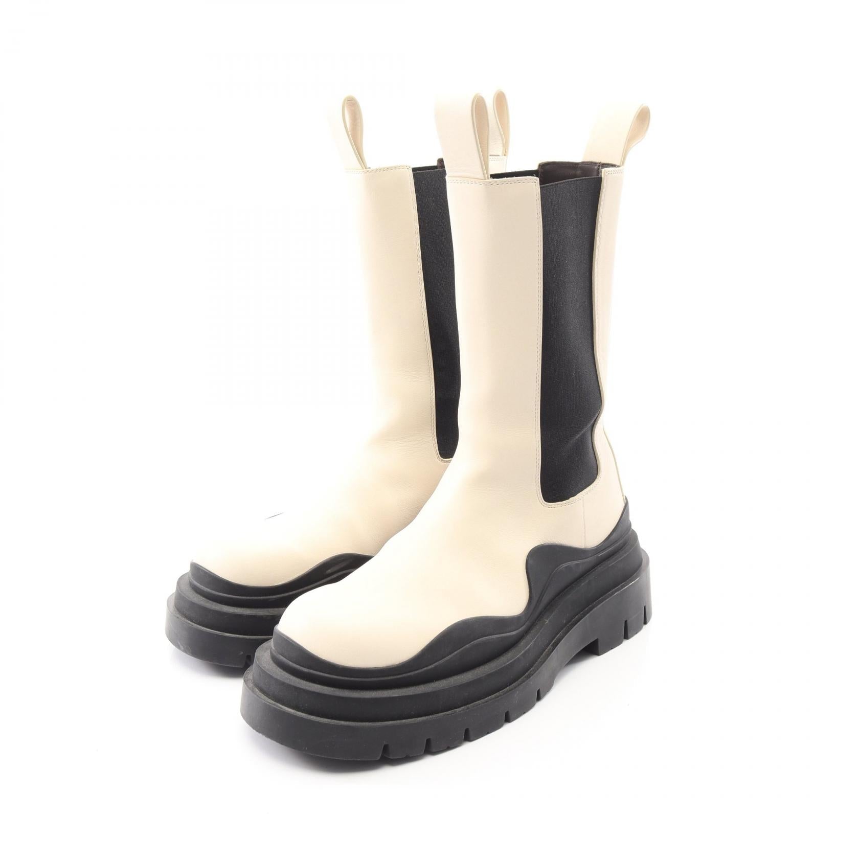 ボッテガヴェネタ TIRE BOOTS レザーブーツ