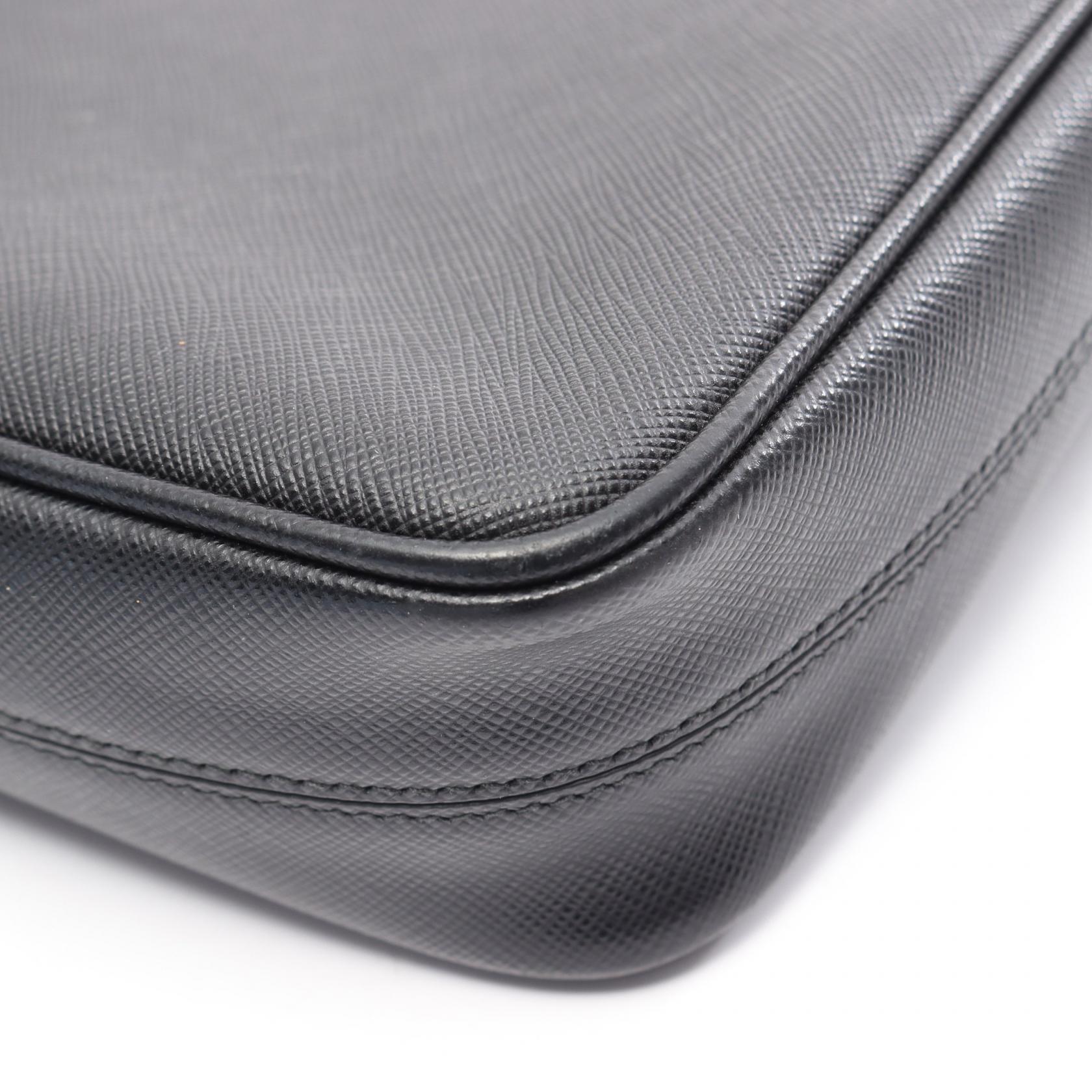 プラダ SAFFIANO TRAVEL ショルダーバッグ