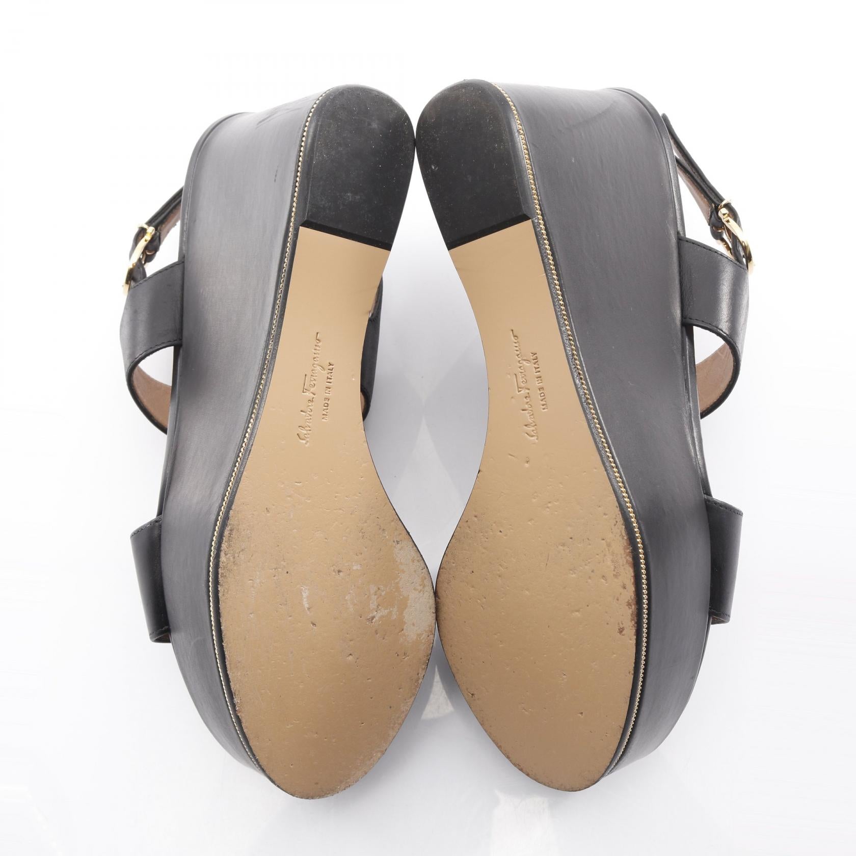 サルヴァトーレ・フェラガモ ガンチーニ レザーサンダル