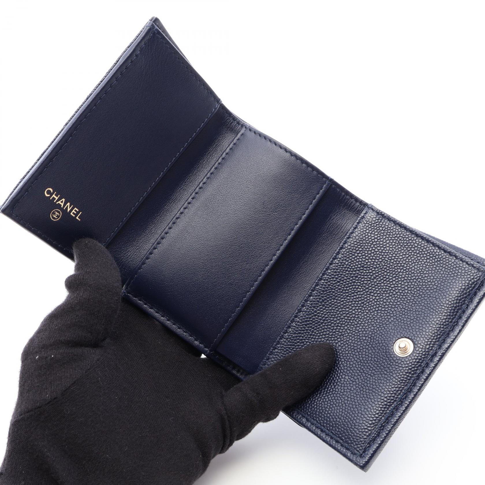 シャネル クラシック スモール フラップ ウォレット 三つ折り財布 レザー