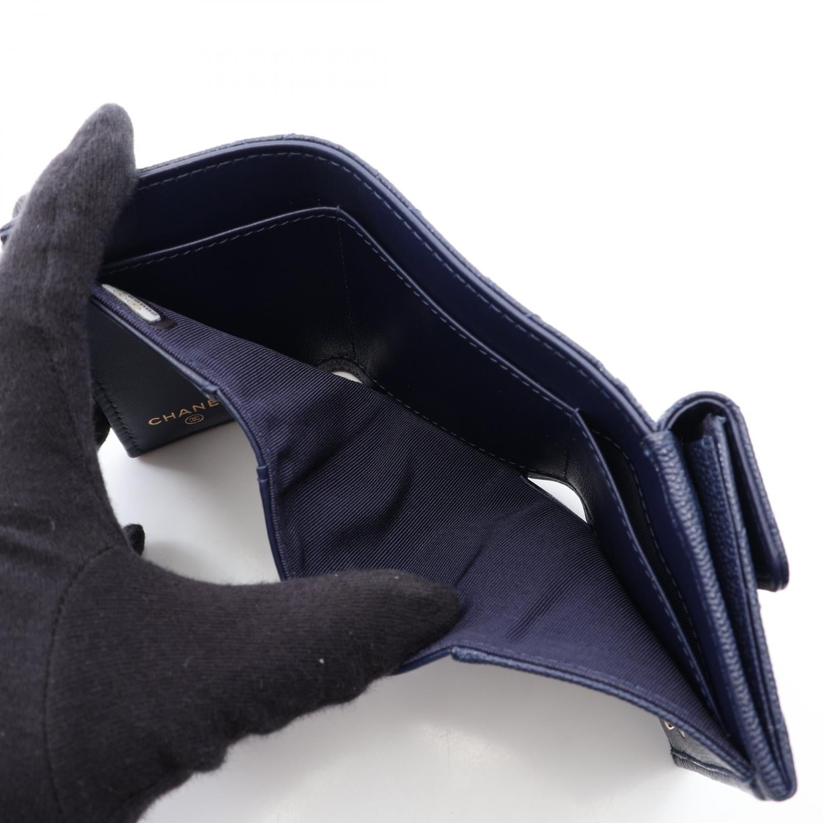 シャネル クラシック スモール フラップ ウォレット 三つ折り財布 レザー