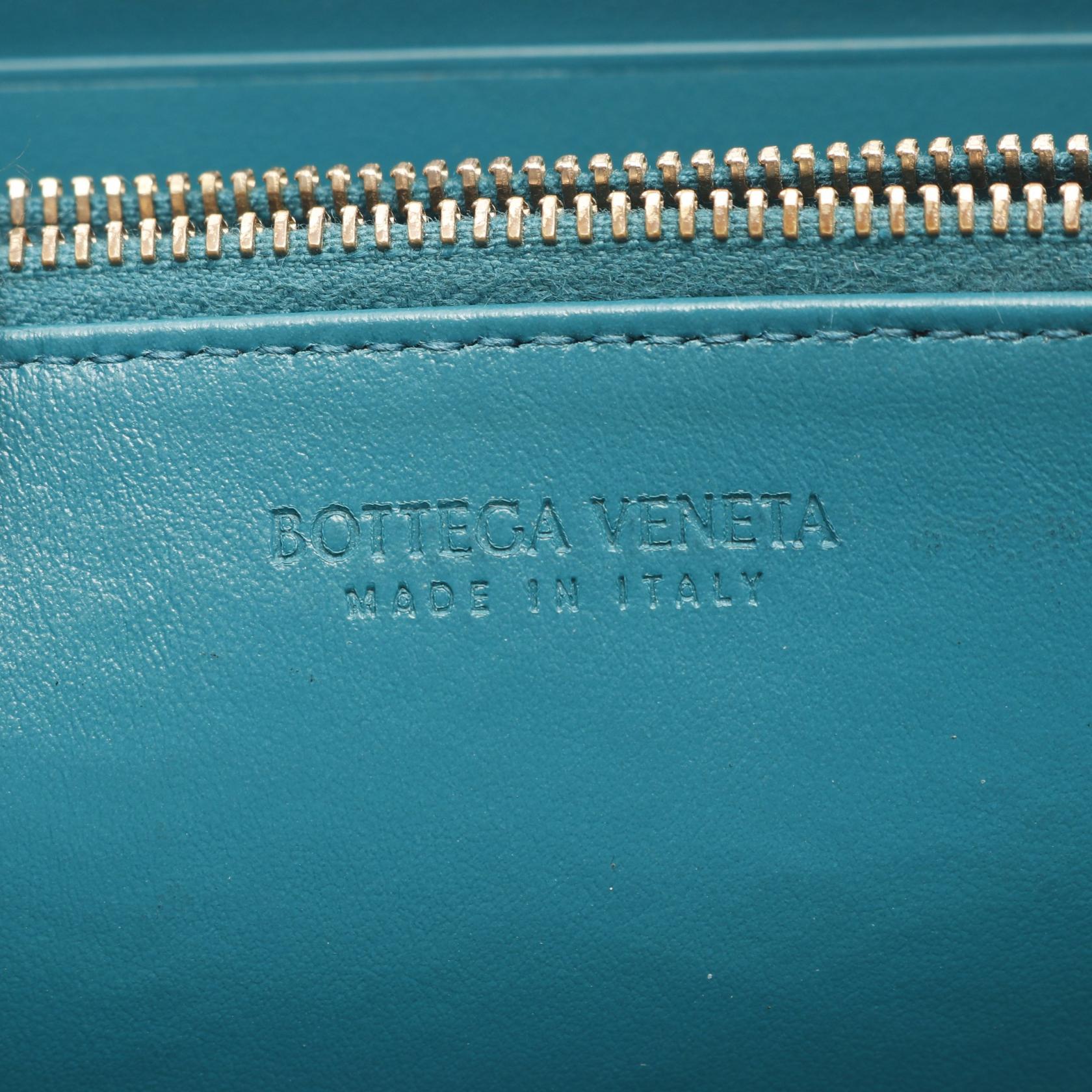 ボッテガ・ヴェネタイントレチャートレザー長財布