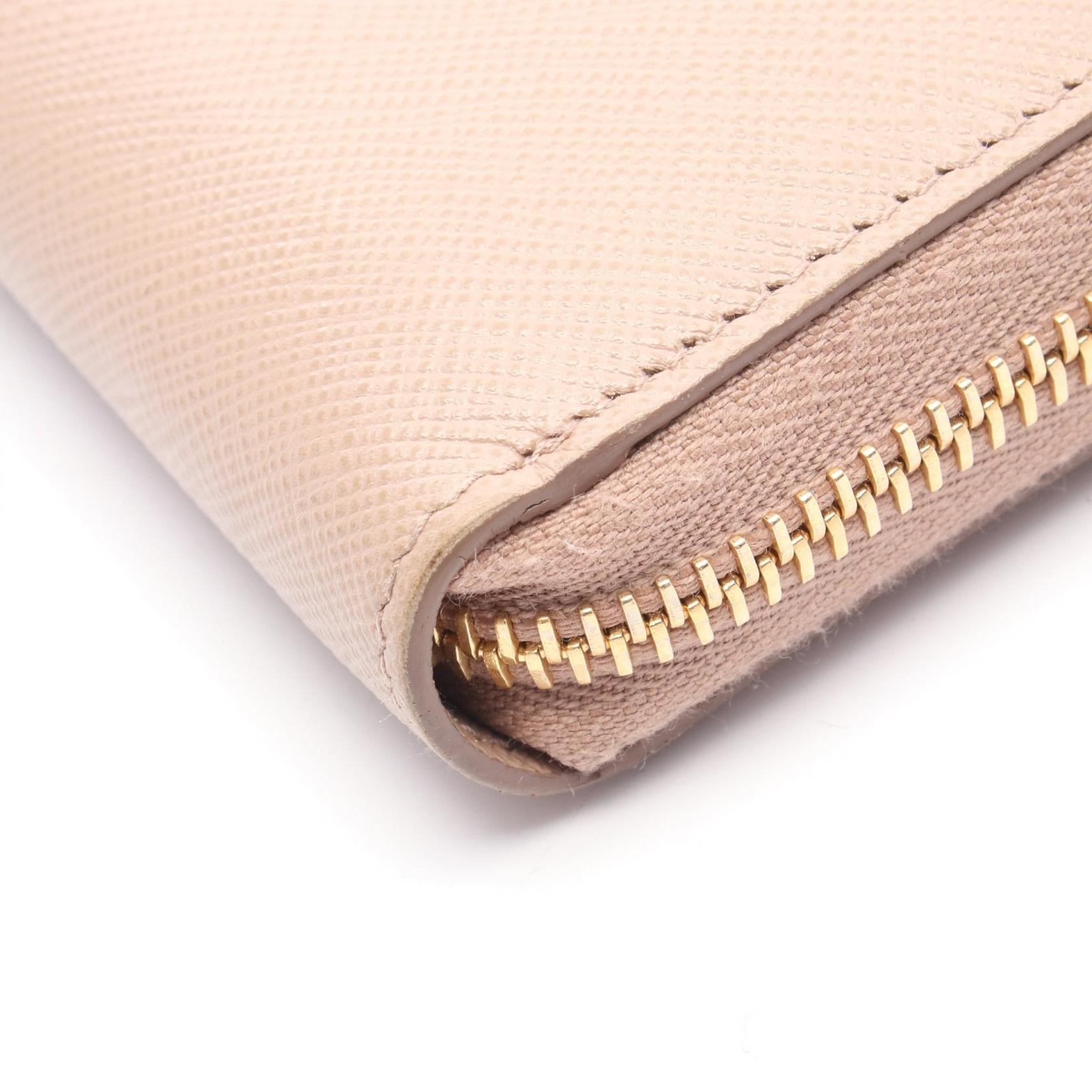 プラダ レザー ロング ウォレット