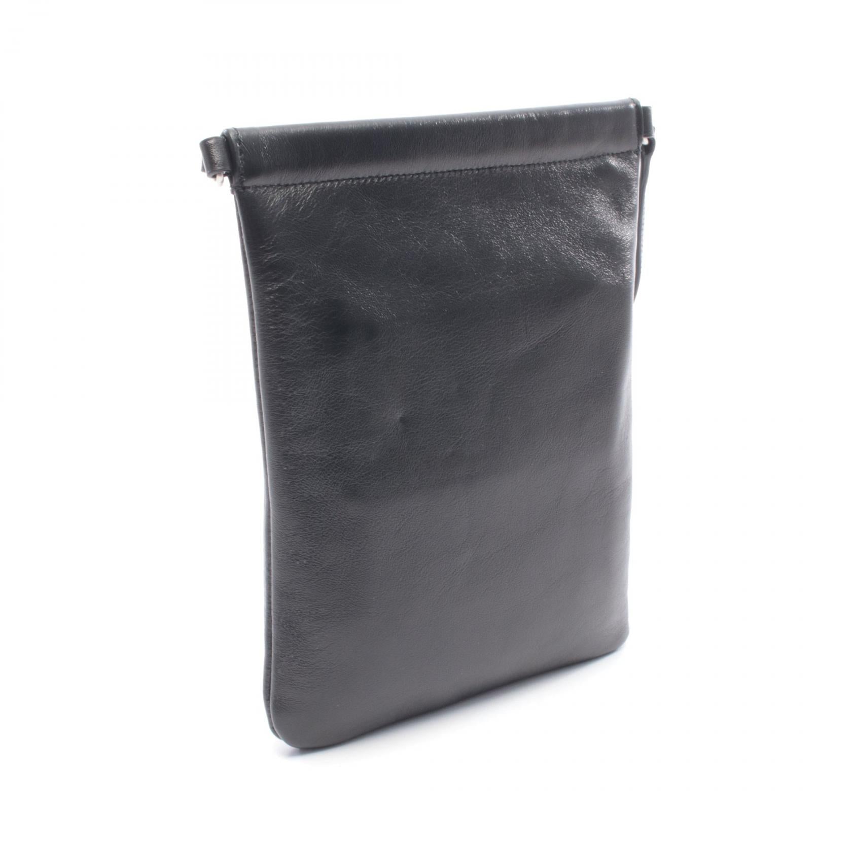 イヴサンローラン FLAT POUCH SID レザー ショルダーバッグ