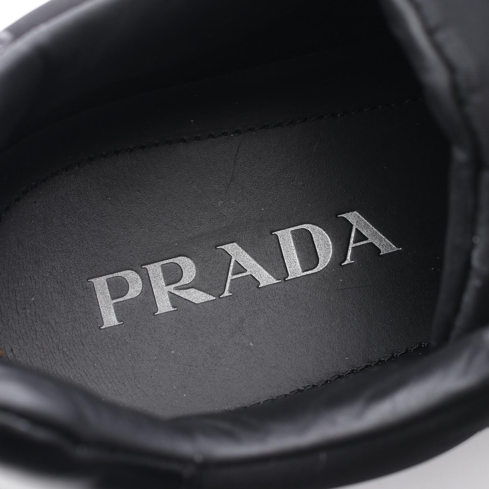 プラダ PRAX 01 Re-Nylon スニーカー