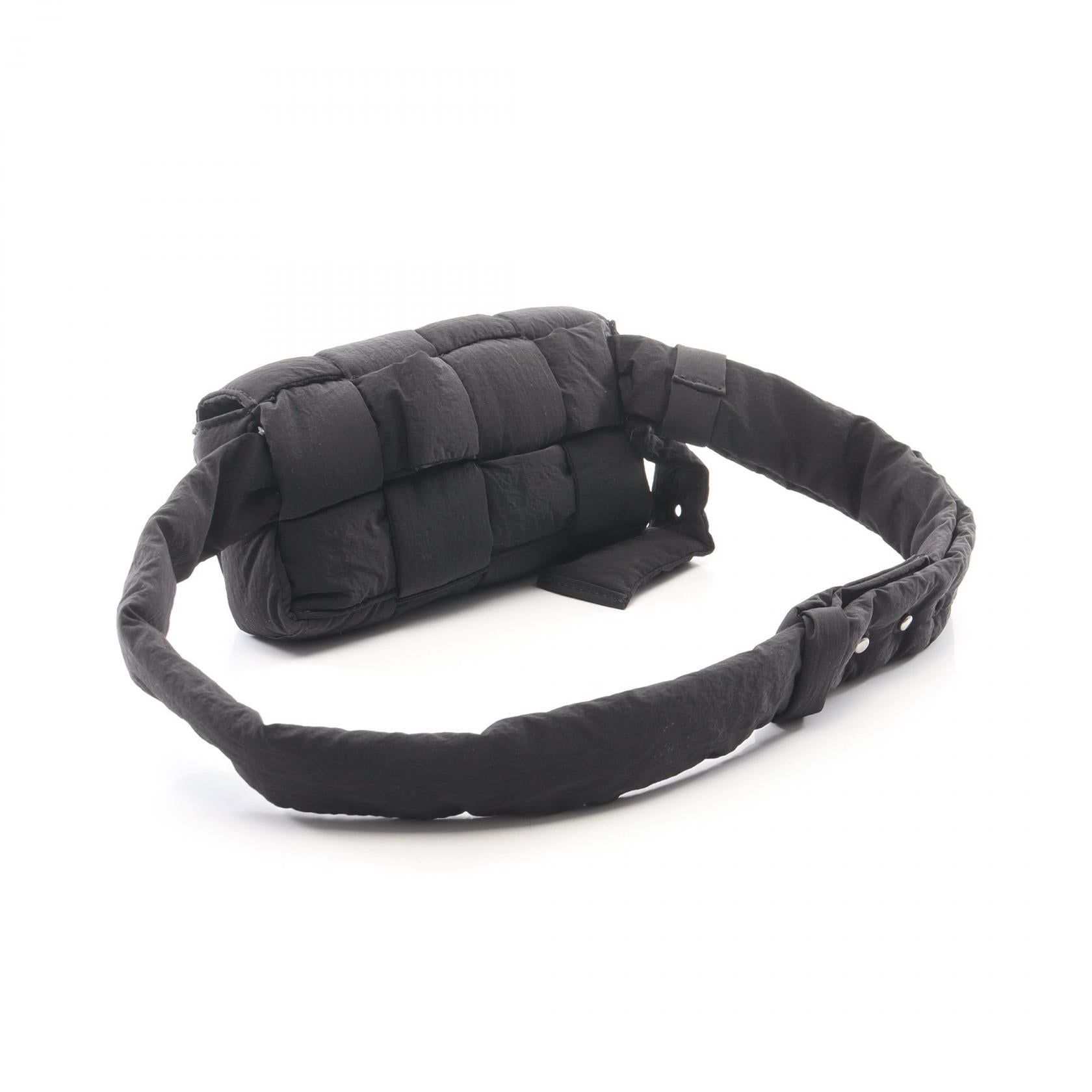 ボッテガヴェネタ PADDED CASSETTE ナイロンウエストバッグ