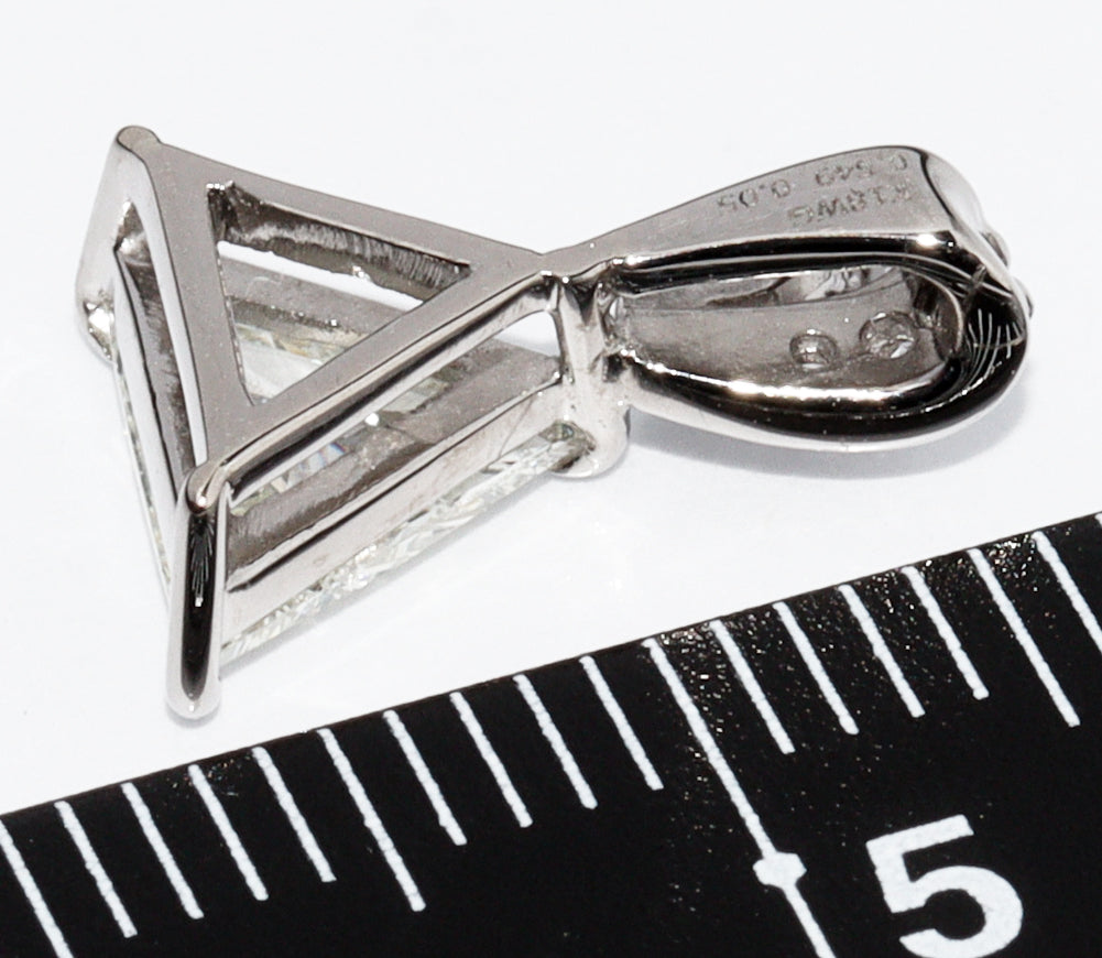 K18WG ダイヤモンド ペンダント トップ トライアングル カット