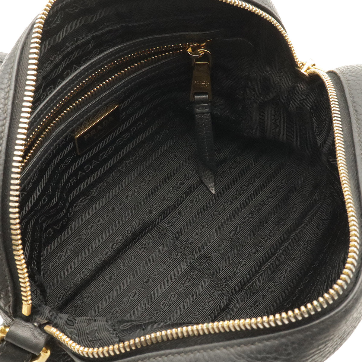 プラダ ヴィッテロダイノ レザー ショルダーバッグ