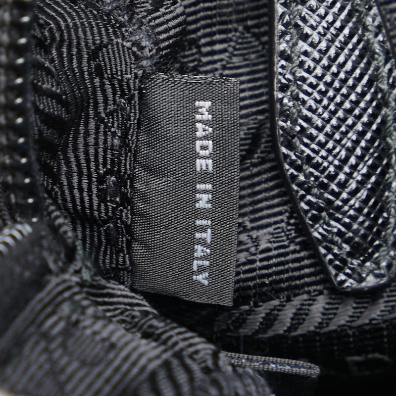 プラダ ヴェラ Re-Nylon トライアングルロゴ ナイロンポーチ