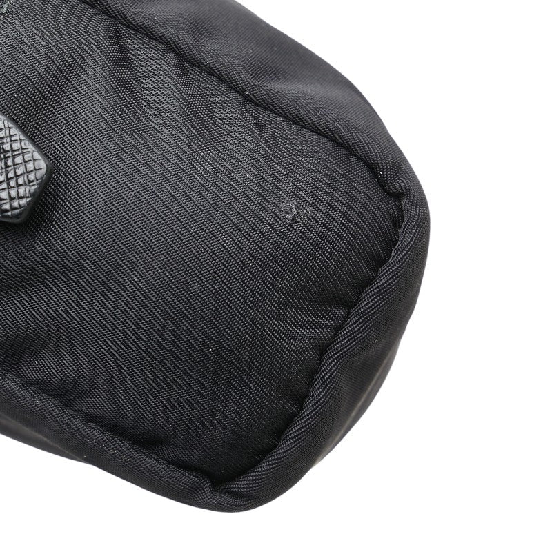 プラダ ヴェラ Re-Nylon トライアングルロゴ ナイロンポーチ