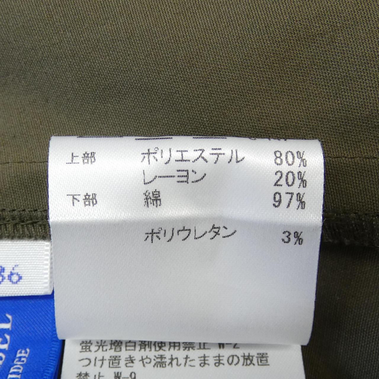 ブルーレーベルクレストブリッジ ワンピース