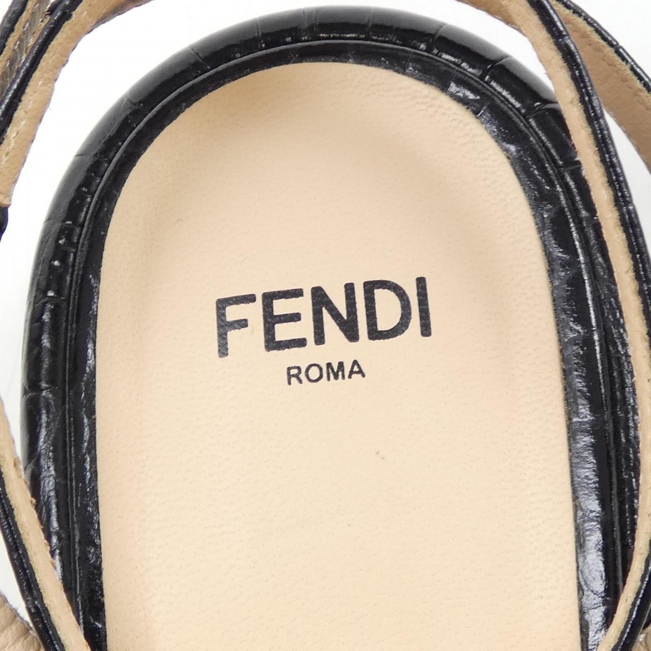 フェンディ レザーサンダル