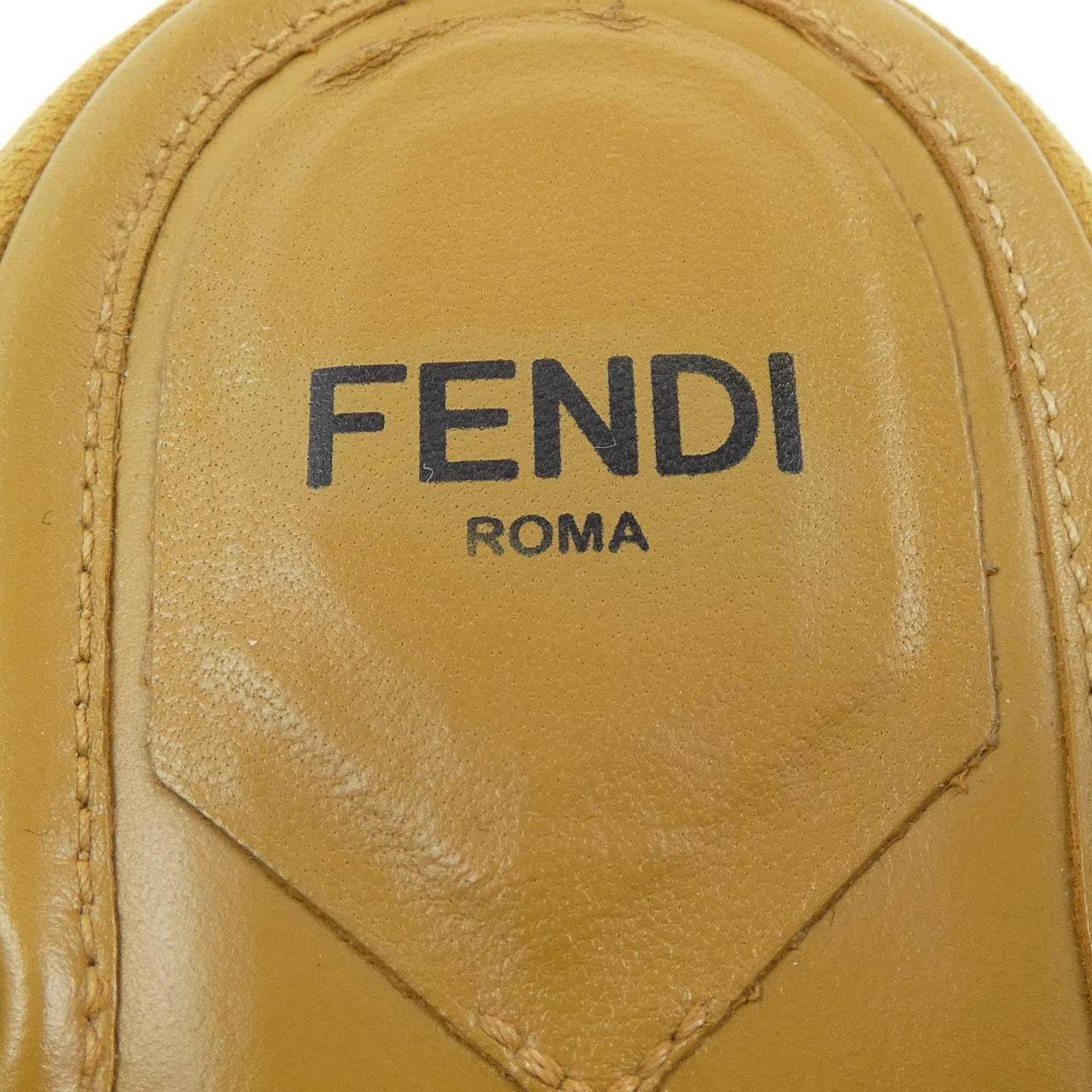 フェンディ レザーサンダル