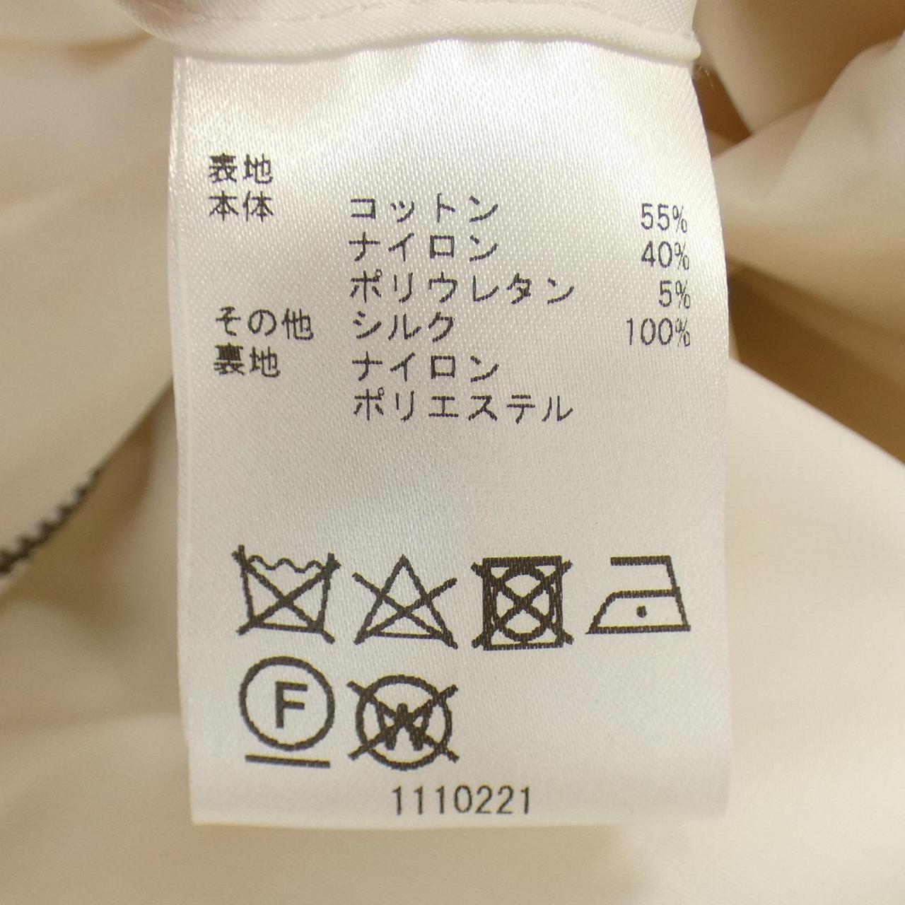 アリスアンドオリビア スカート
