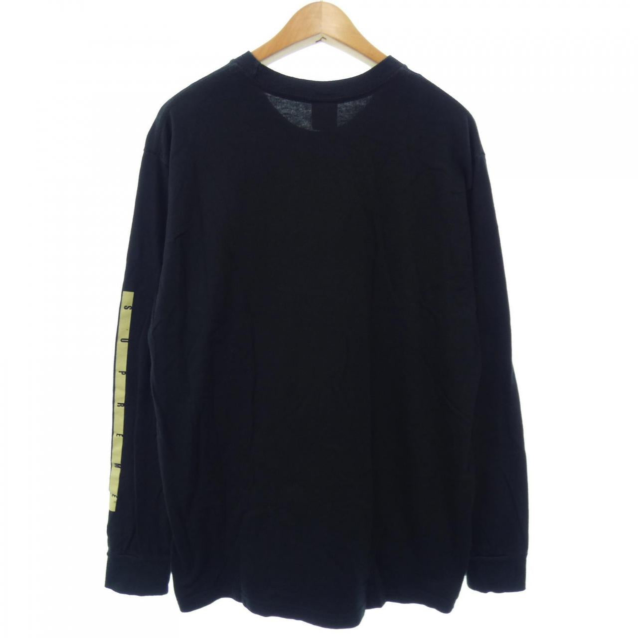 Supreme Tシャツ