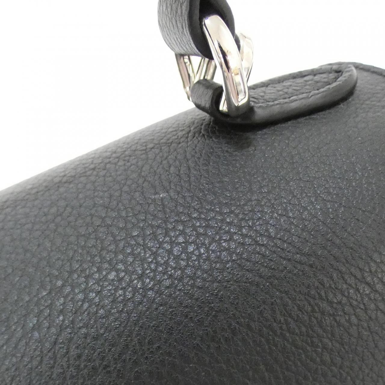 ルイヴィトン ロックミー エヴァー MINI トリヨンカーフ バッグ