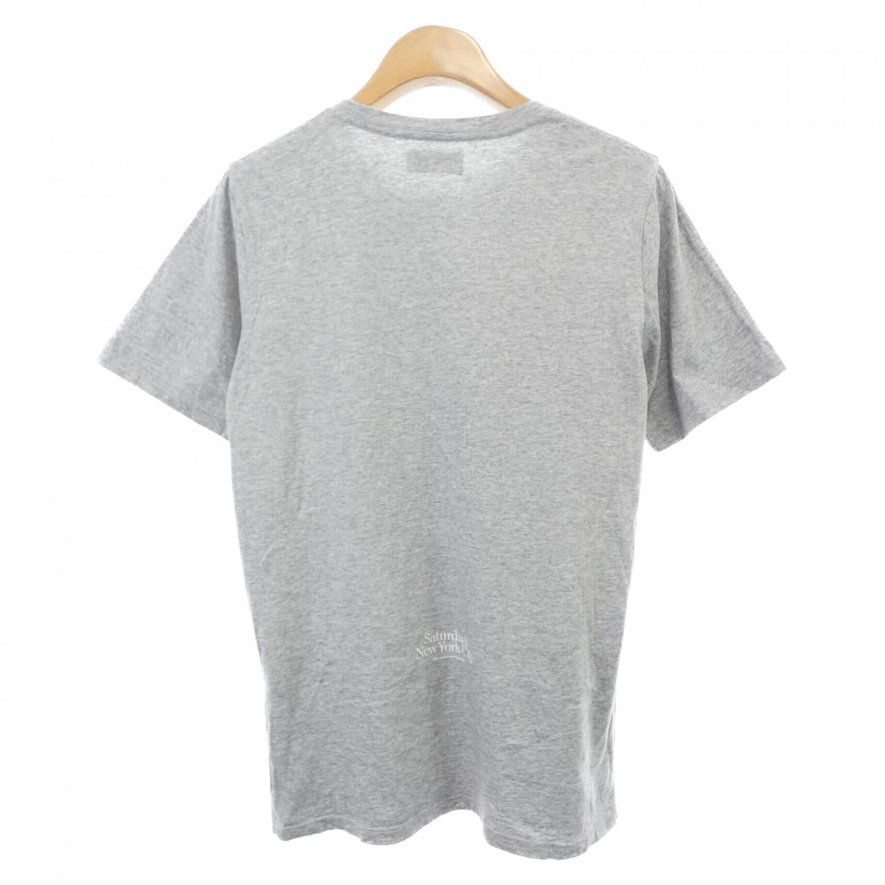 サタデーズ コットンTシャツ