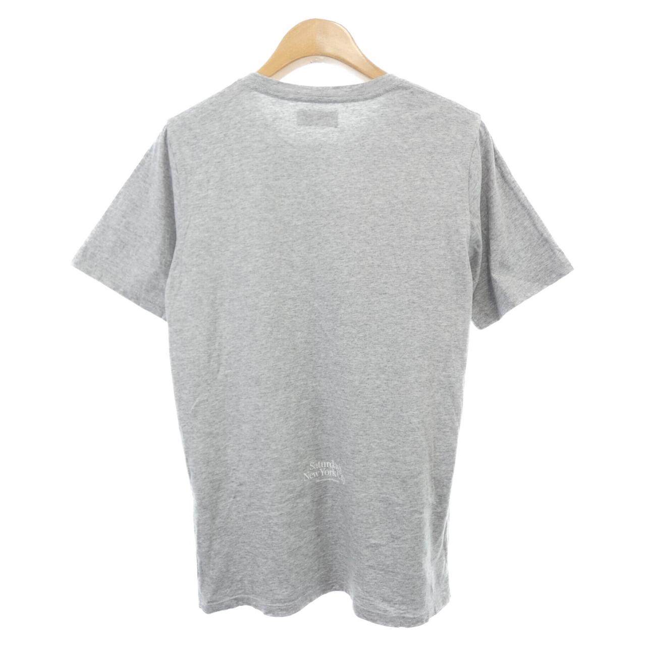 サタデーズ コットンTシャツ