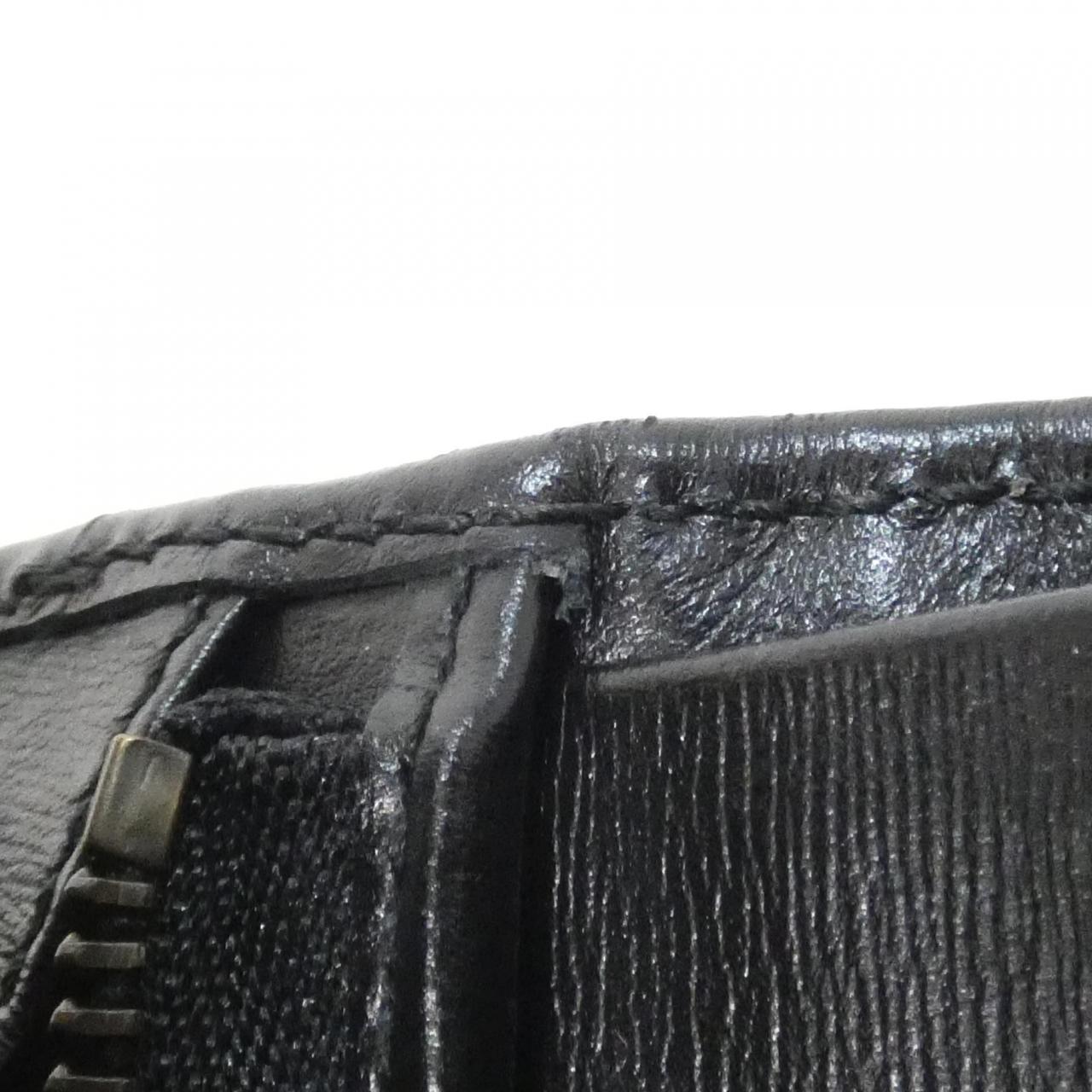 グッチ レザーウォレット