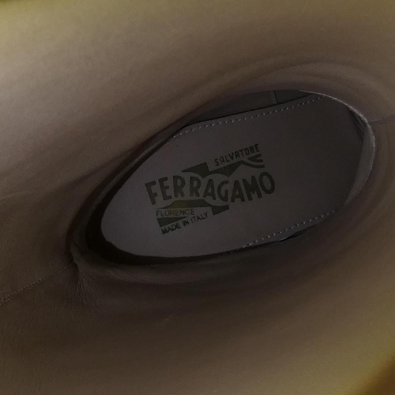 サルヴァトーレ フェラガモ ロングブーツ