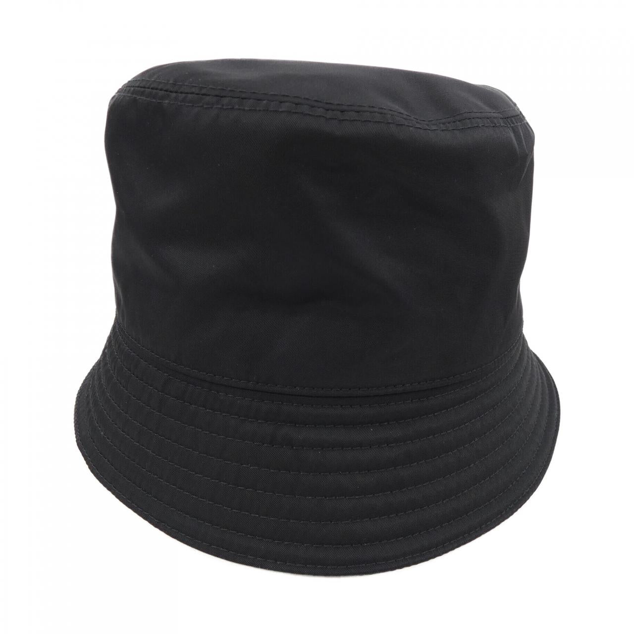 プラダ トライアングルロゴ Re-Nylon ハット