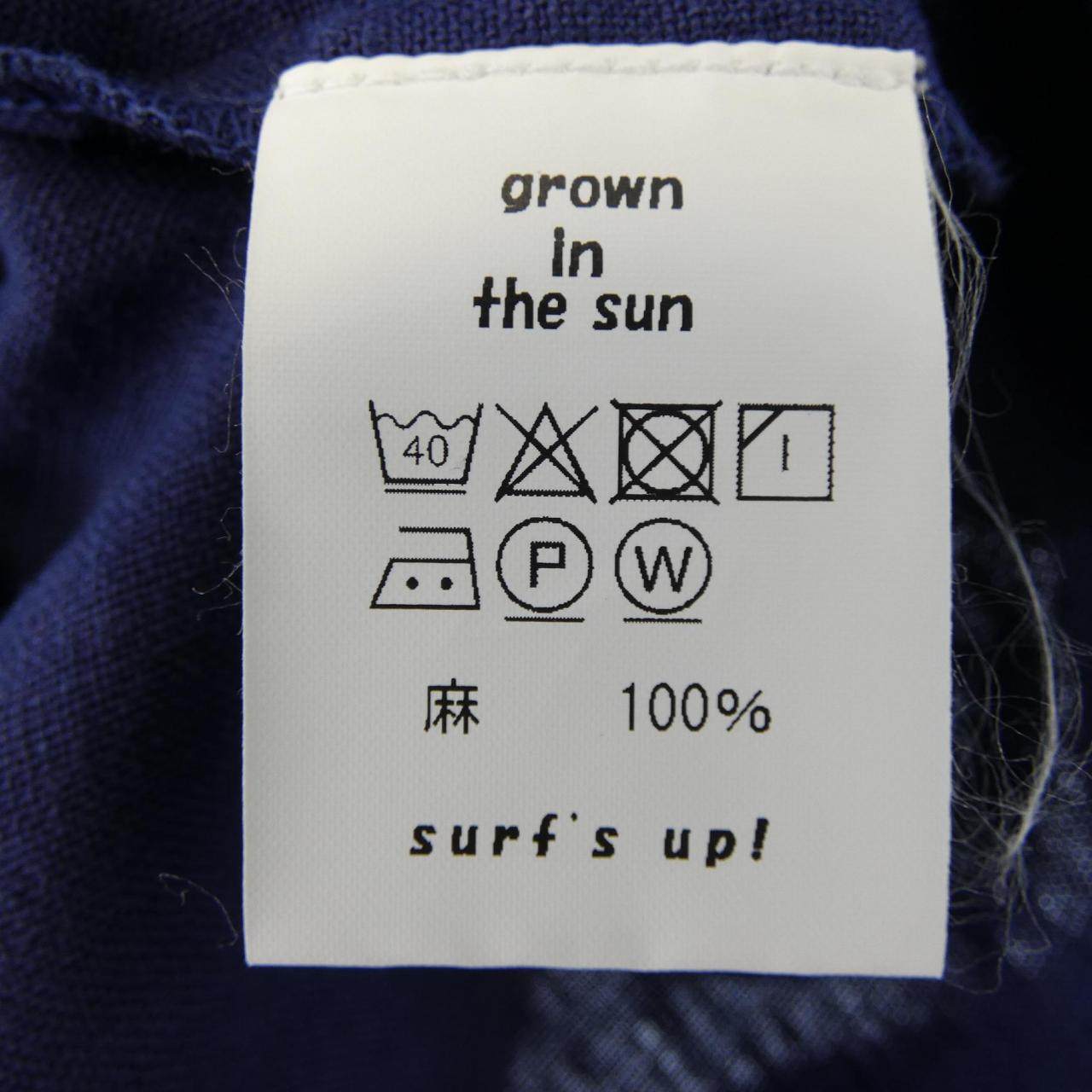 UNDER THE SUN WEAR Tシャツ