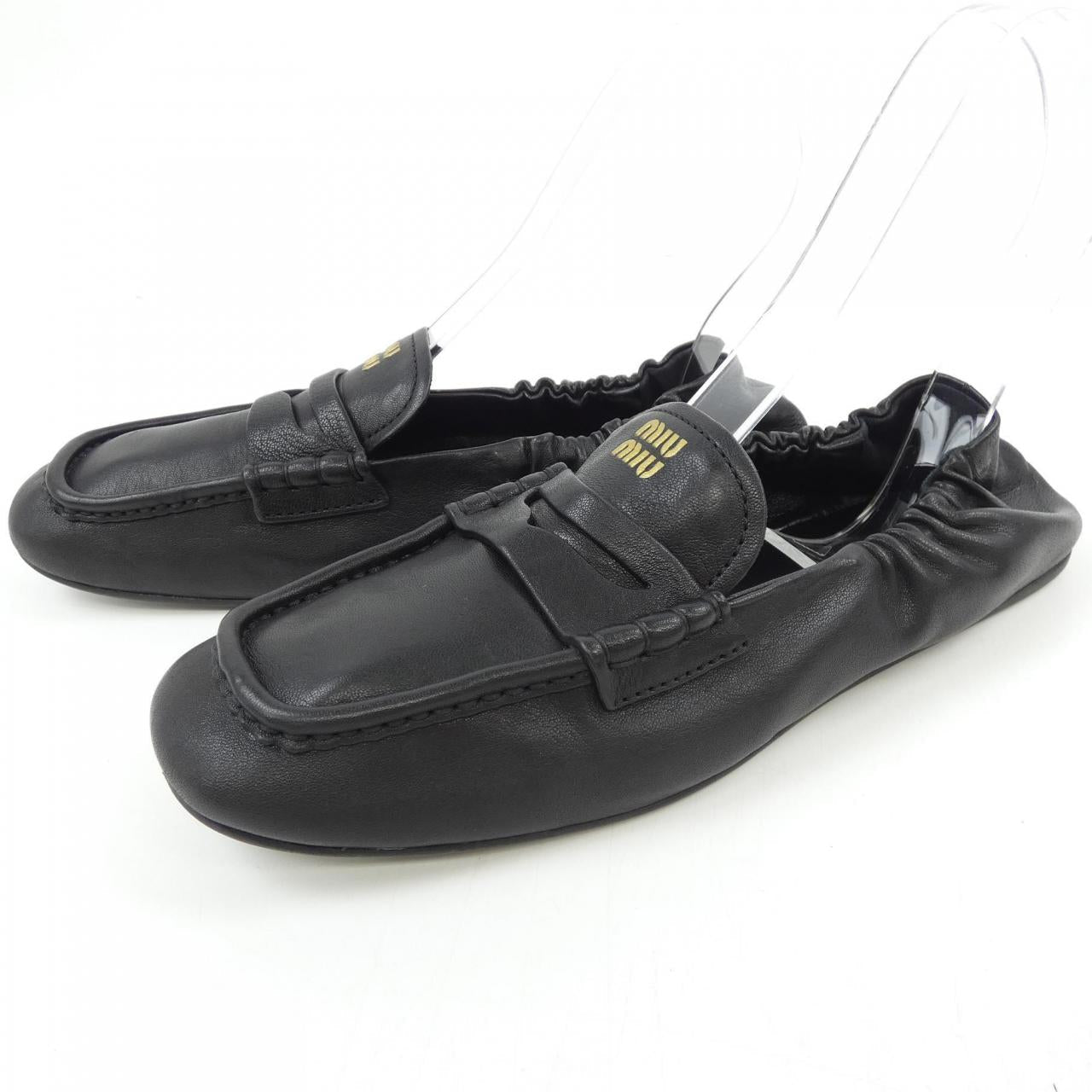 ミュウミュウ ギャザー ナッパ レザー ローファー