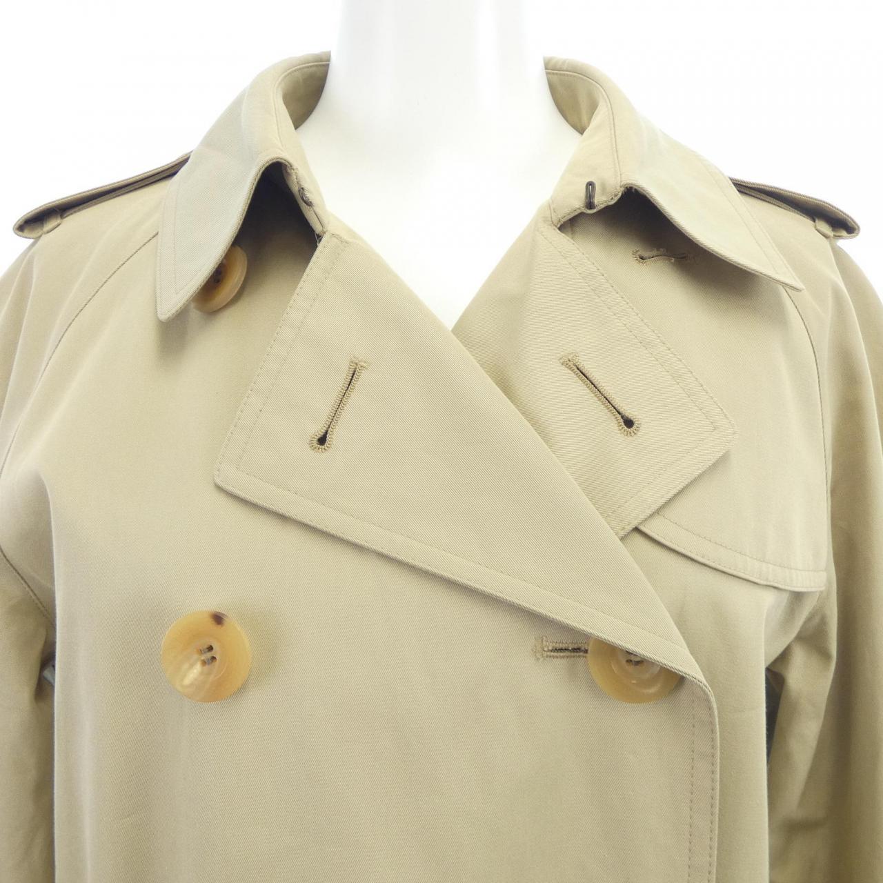 アクアスキュータム トレンチコート