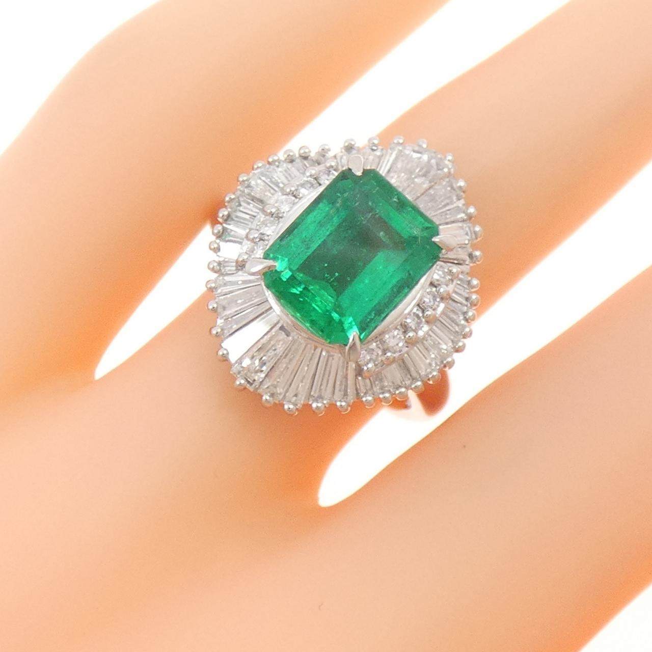 プラチナ900 エメラルド ダイヤモンド リング
