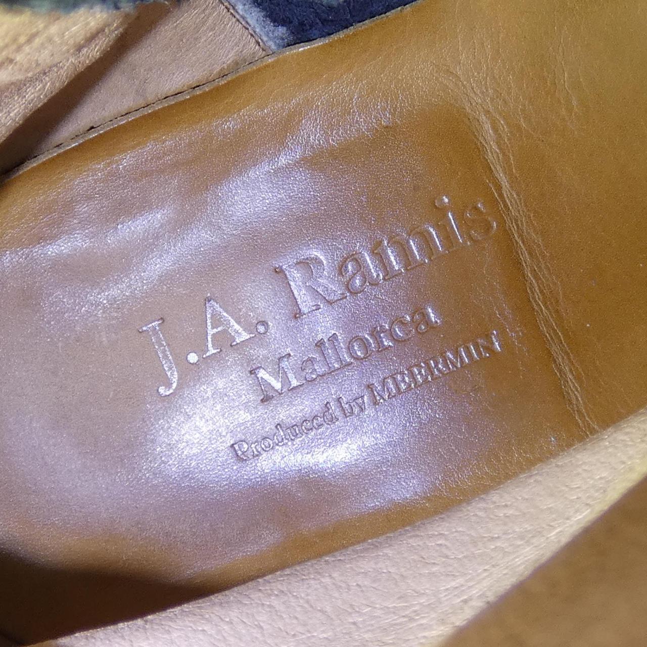 ジャイエイラミス ブーツ