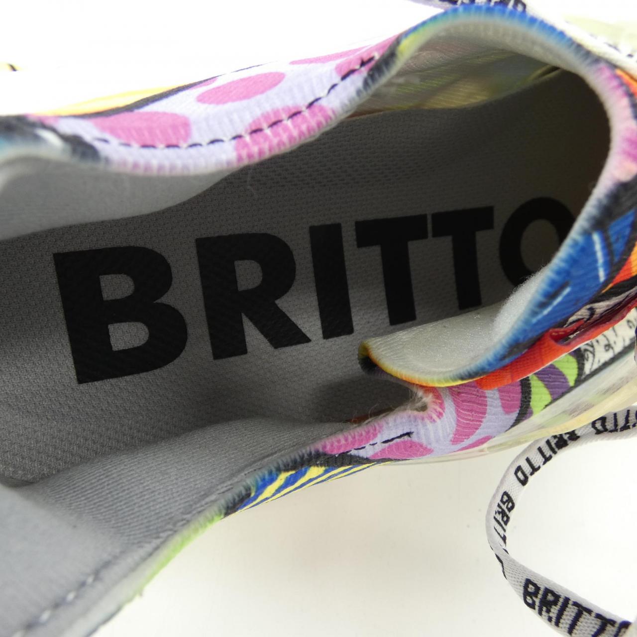 BRITTOスニーカー