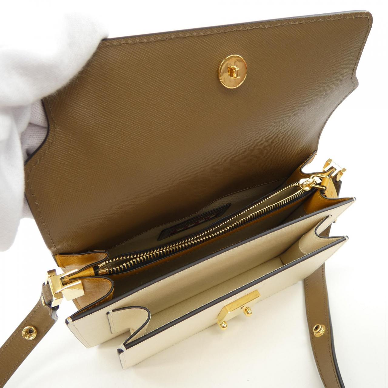 マルニ TRUNK レザーショルダーバッグ