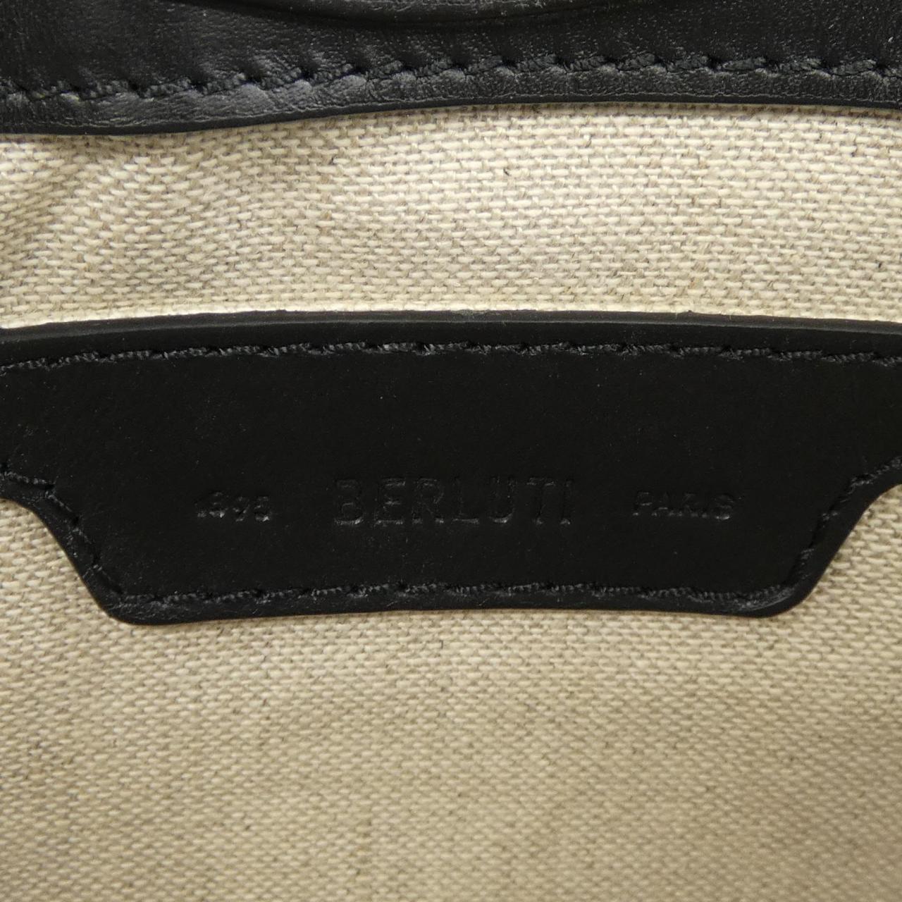 ベルルッティ トゥジュールガリバー スクリットレザー バッグ