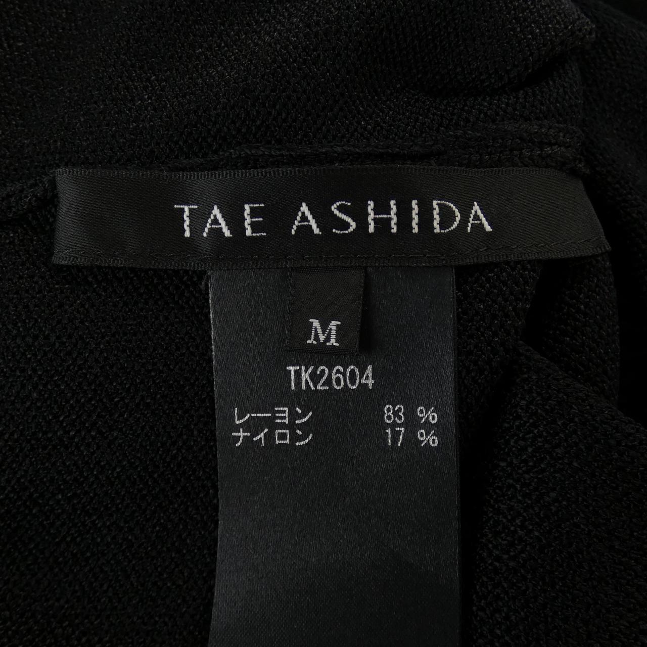 タエアシダ ニットトップス
