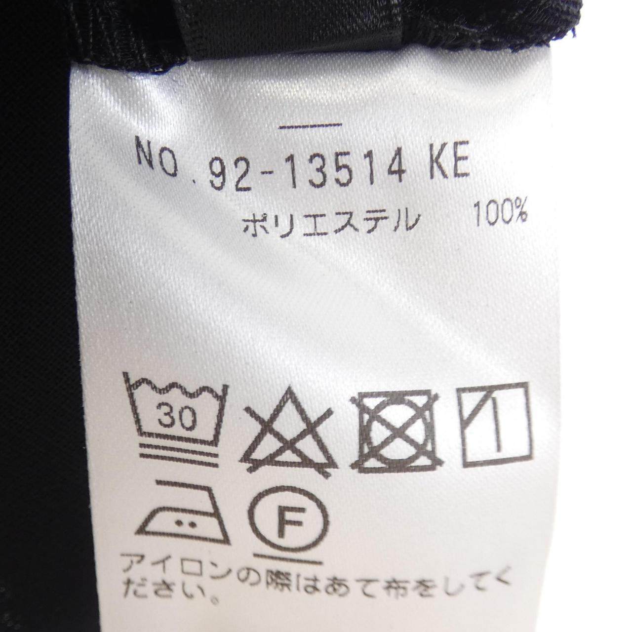 ストロベリーフィールズ トップス
