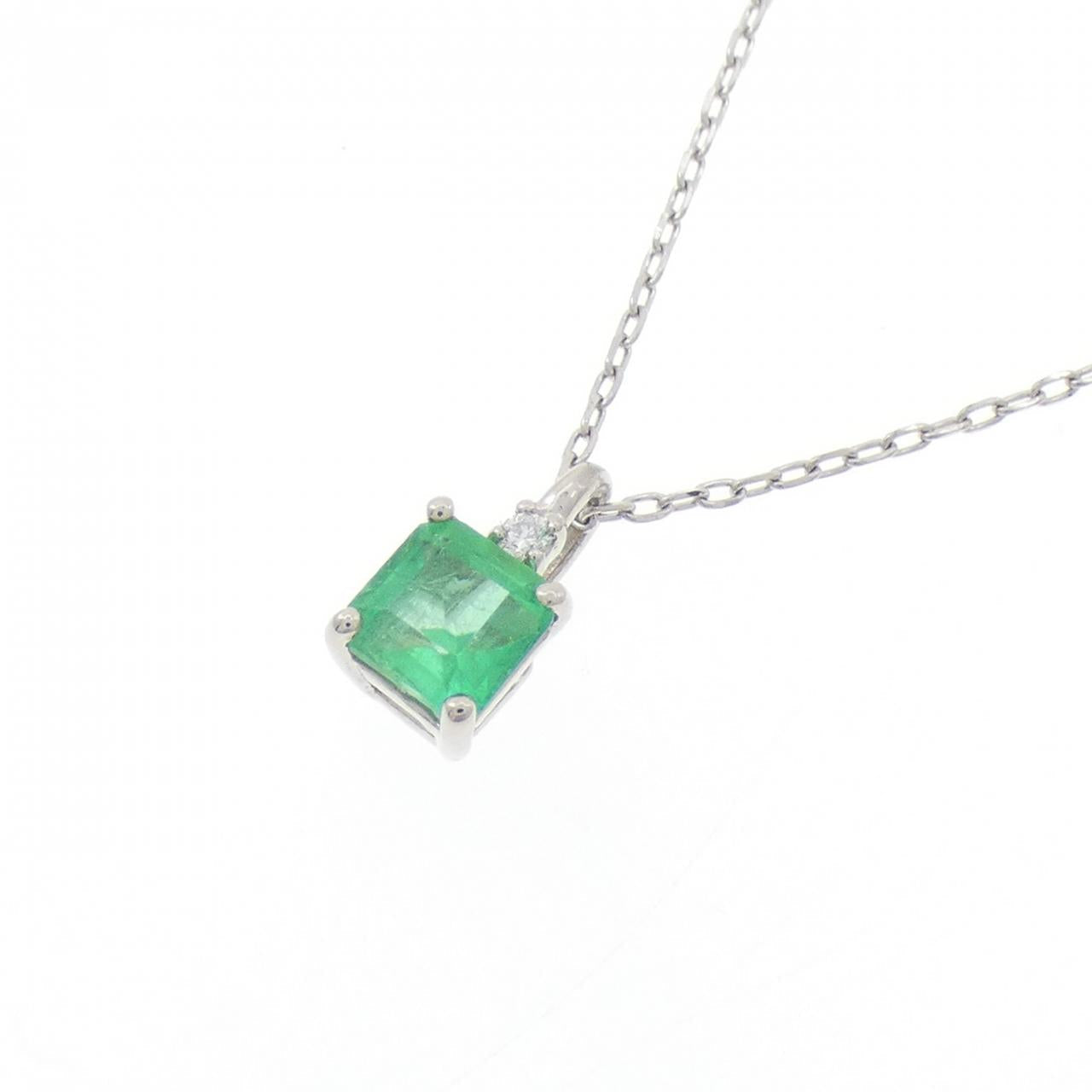 プラチナ950 エメラルド ダイヤモンド ネックレス