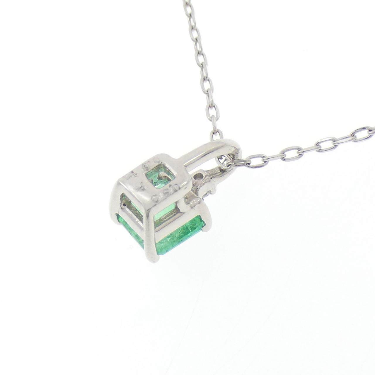 プラチナ950 エメラルド ダイヤモンド ネックレス