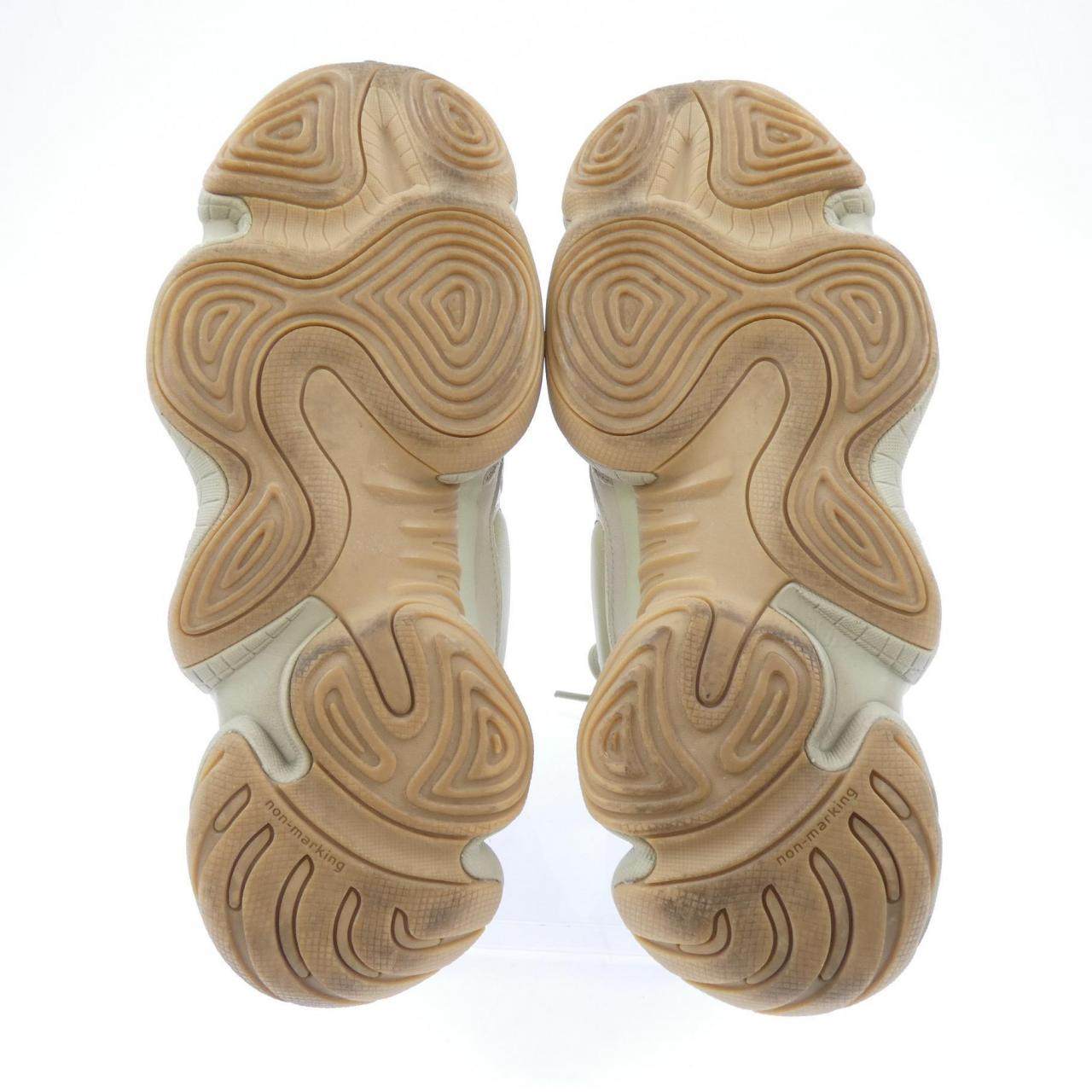 アディダス YEEZY500 スニーカー