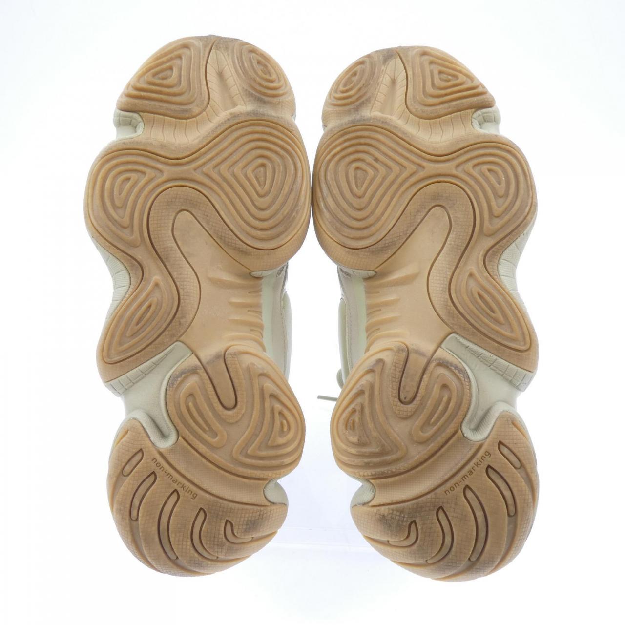 アディダス YEEZY500 スニーカー