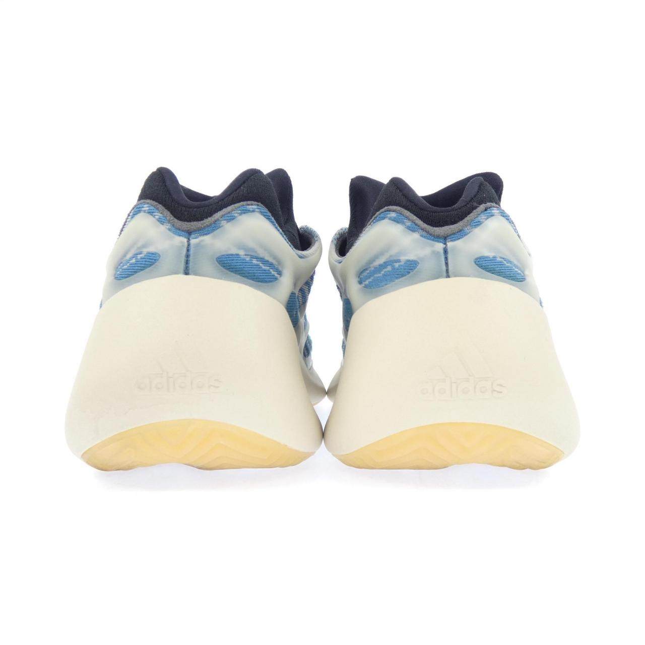 アディダス YEEZY700 V3 スニーカー