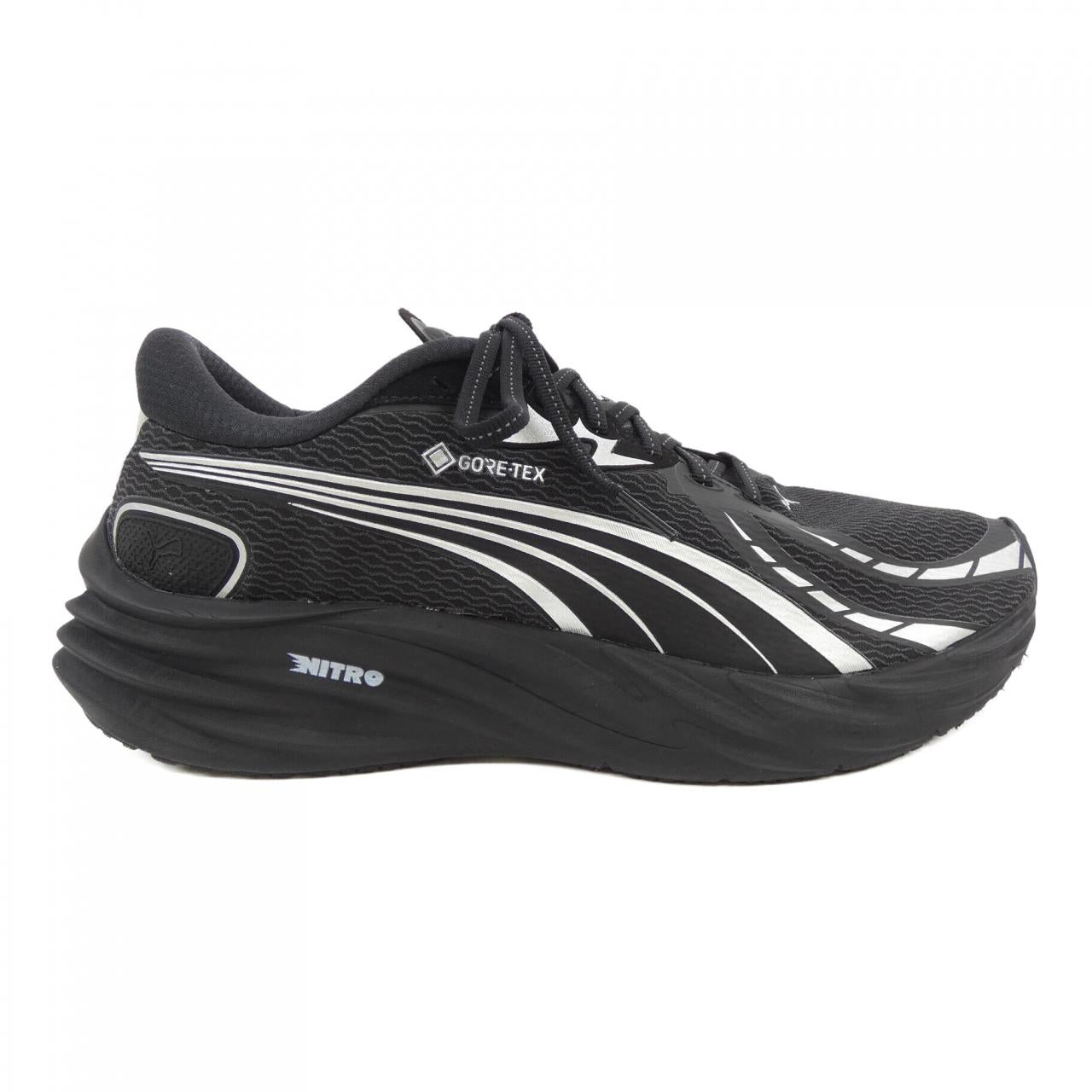 プーマ GORE-TEX スニーカー