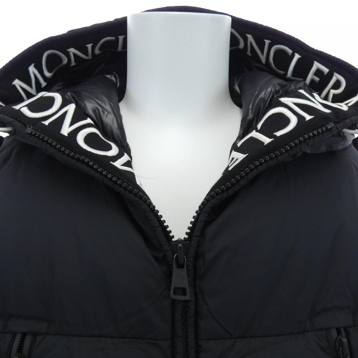 モンクレール MONTCLA ダウンジャケット