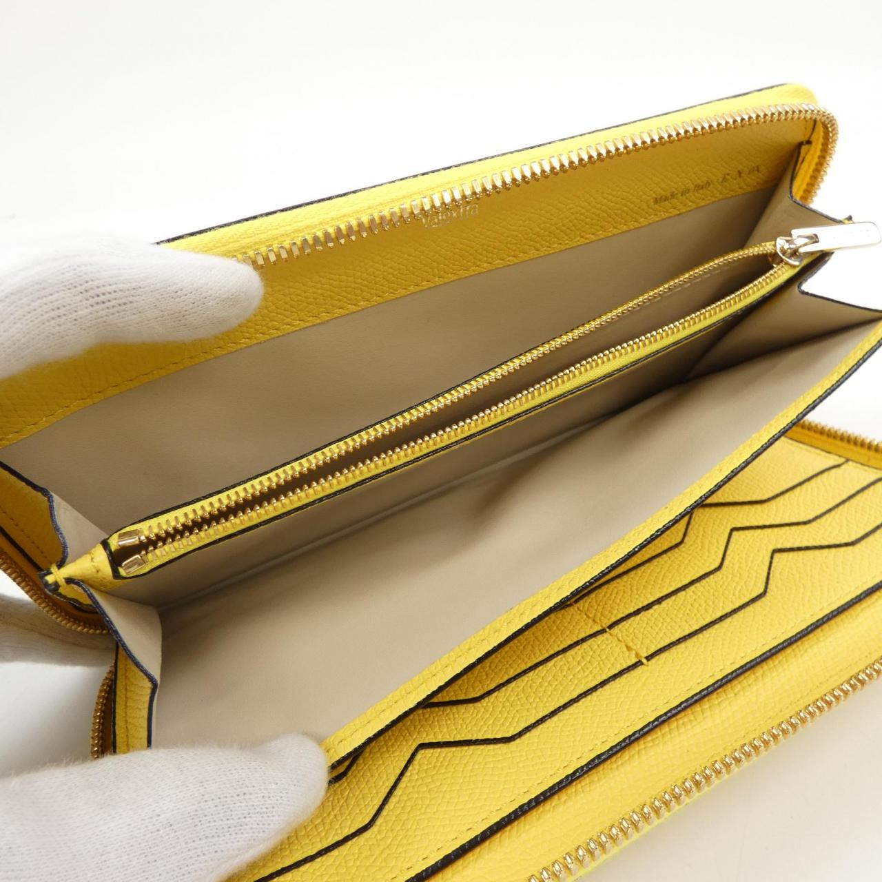 ヴァレクストラ ジップパース12カード ソフトカーフスキン 財布