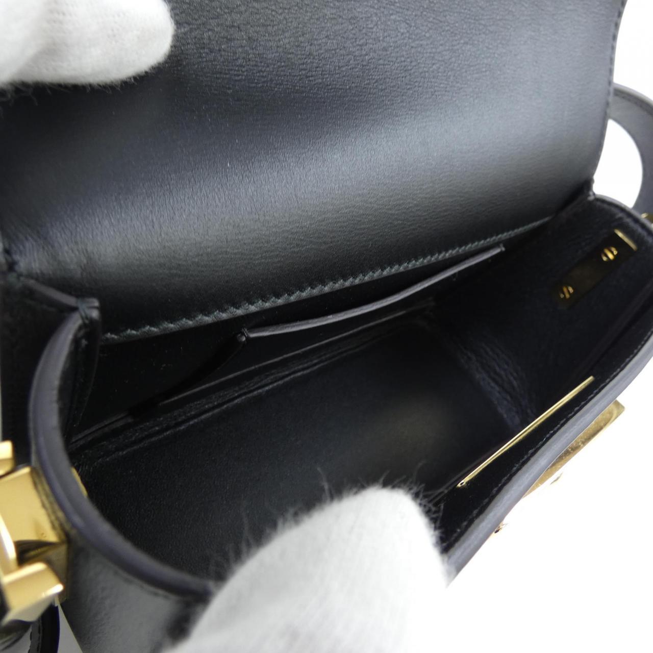 マルニ TRUNKAROO P6948カーフスキンレザー ショルダーバッグ