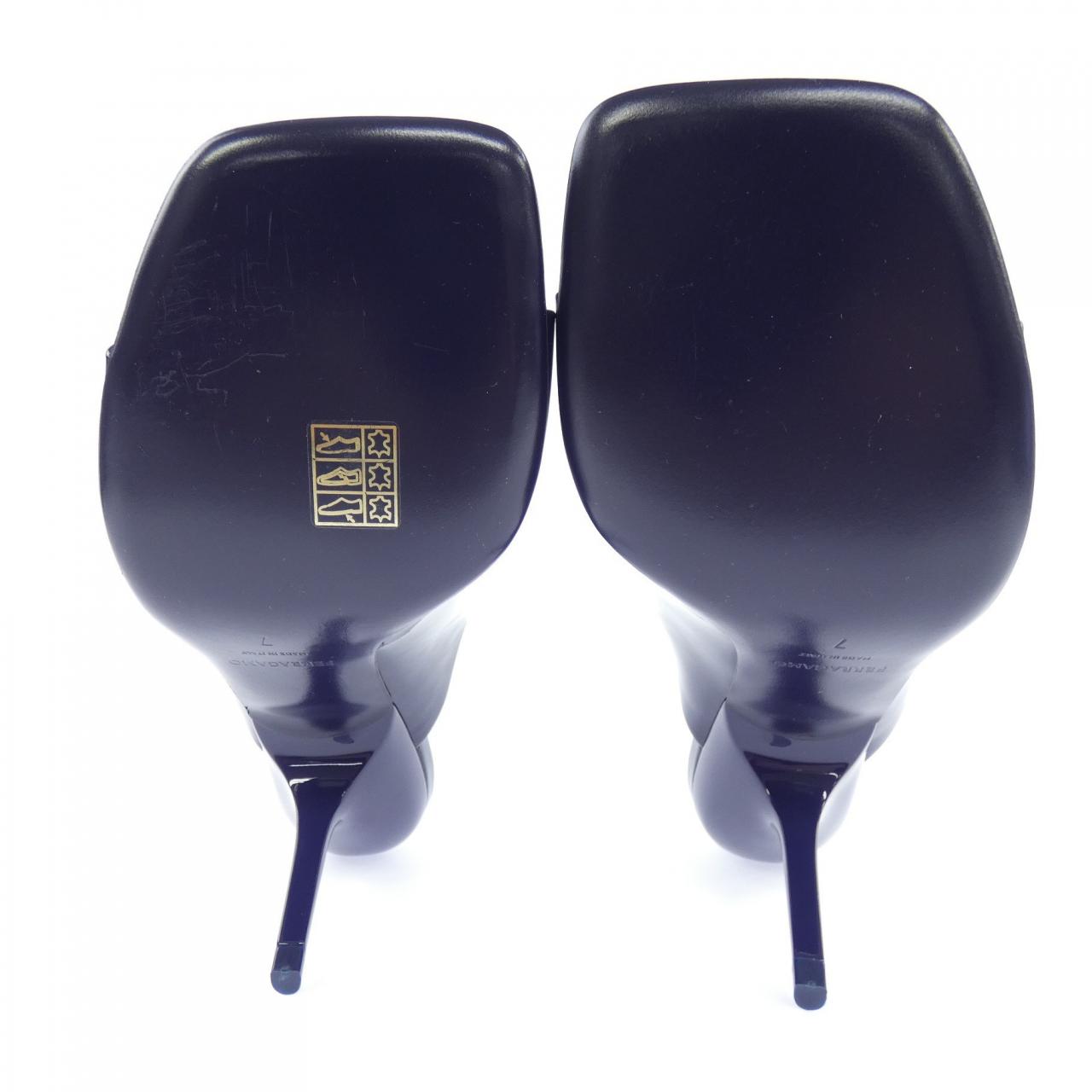 サルヴァトーレ フェラガモ サンダル
